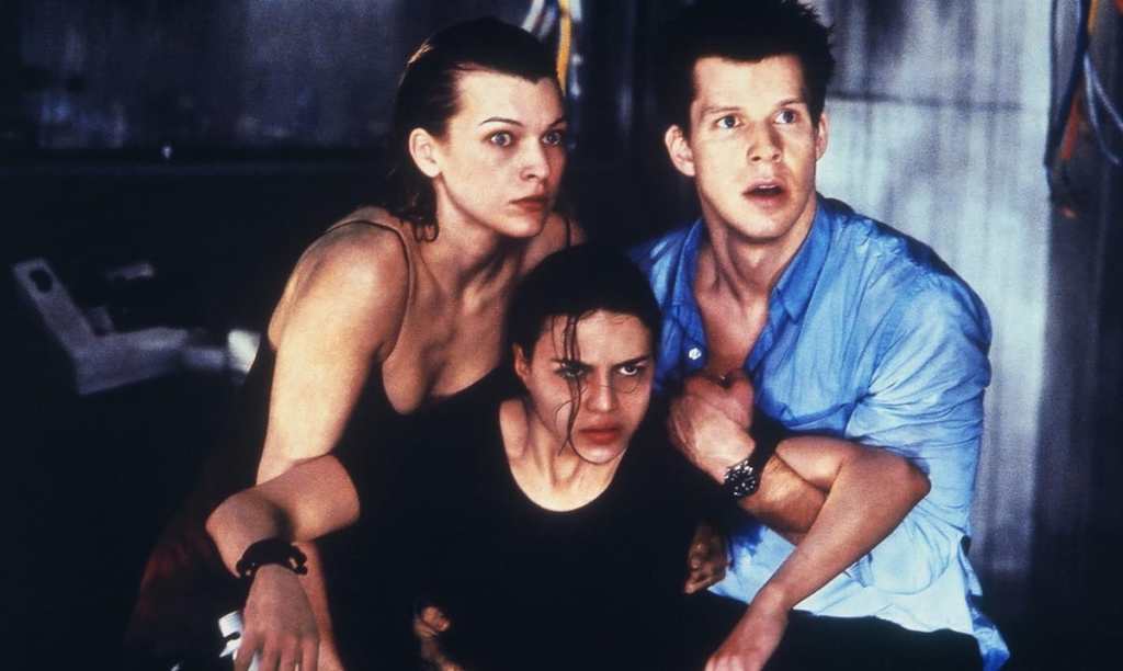 Resident Evil (2002) Milla Jovovich e Michelle Rodriguez