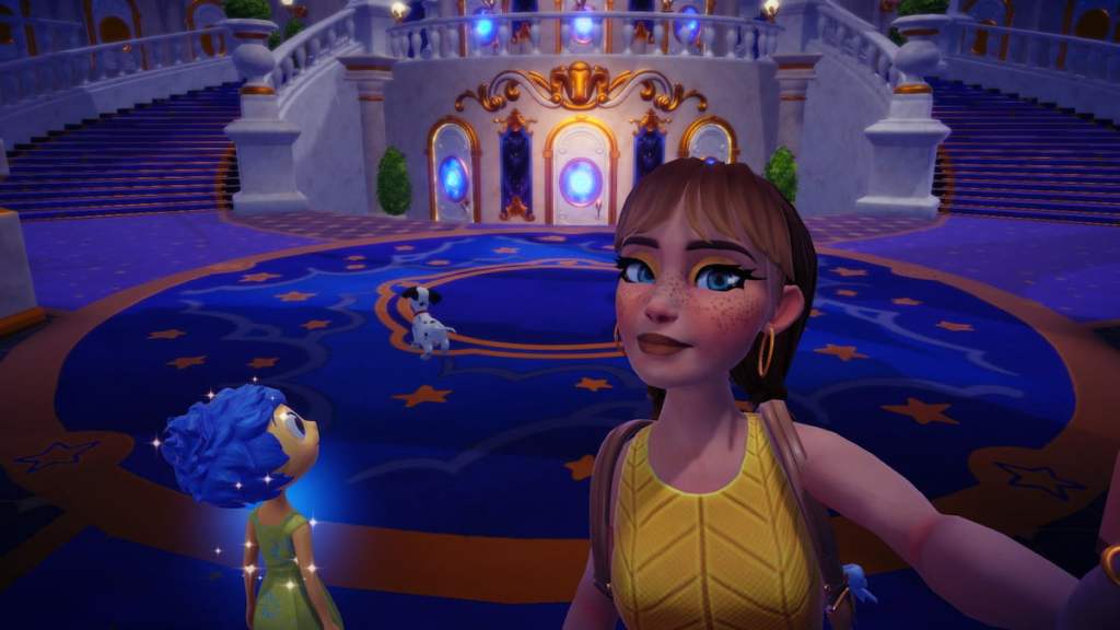 Tirando uma foto com alegria dentro do castelo em Disney Dreamlight Valley