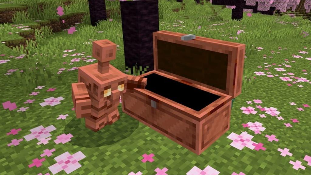 Um golem de cobre abrindo um baú do lado de fora em Minecraft
