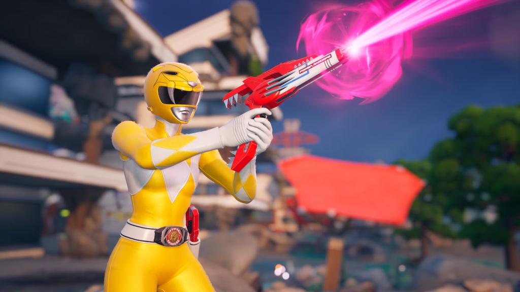 Ranger amarelo atirando em um blaster de lâmina mítica vermelha em Fortnite
