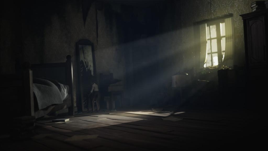 Low tentando consertar o espelho no final de Little Nightmares III