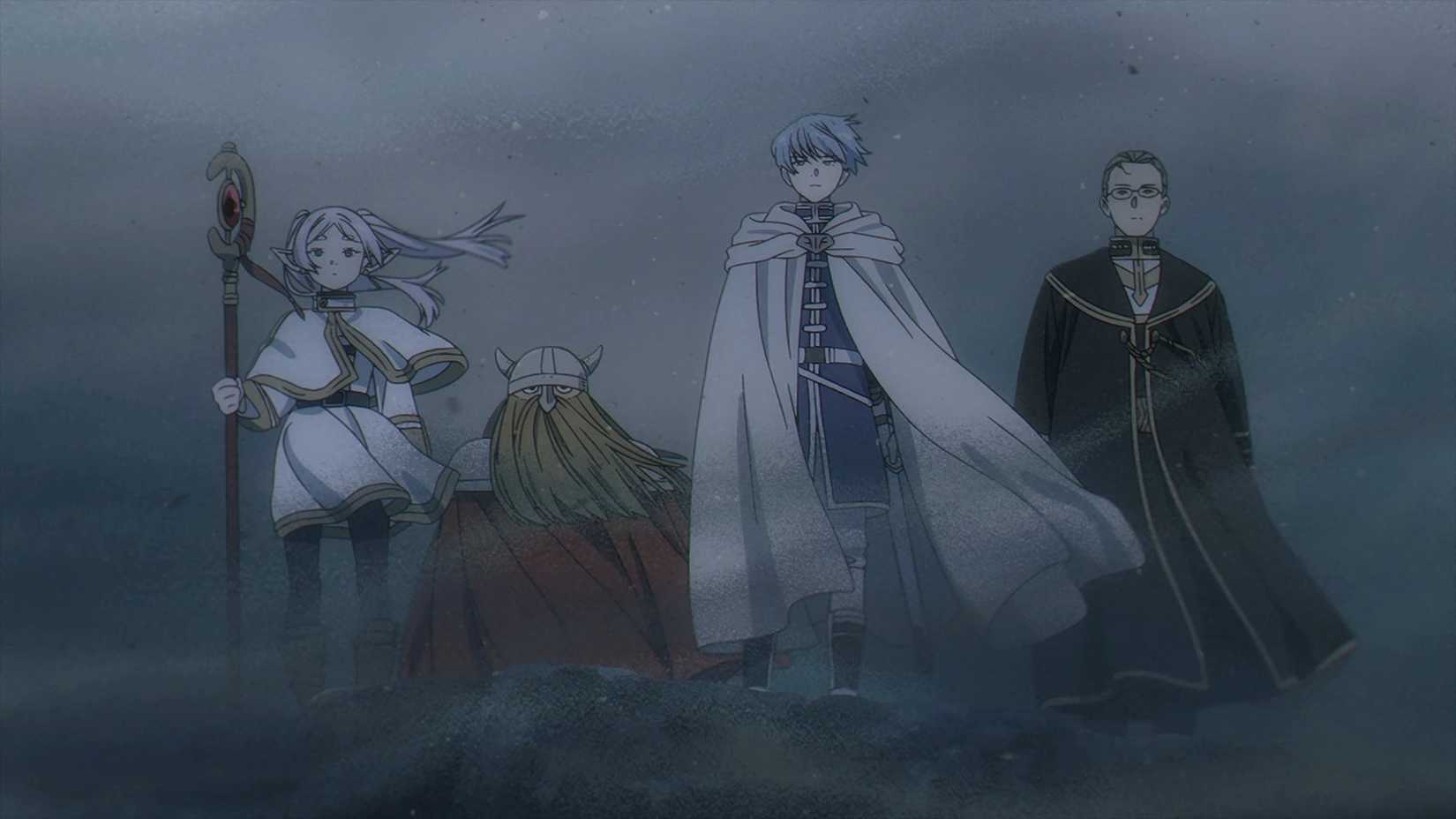 Um grupo de quatro figuras está parado na neblina: um pequeno mago élfico de cabelos brancos, um anão atarracado, um herói de cabelos azuis com uma capa esvoaçante e um sacerdote com vestes pretas.