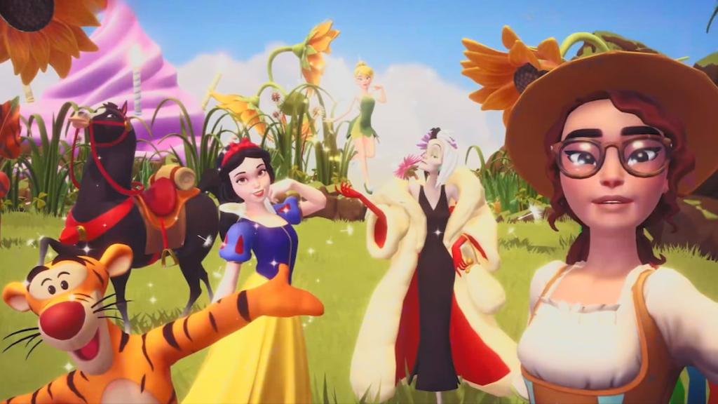 Um jogador tirando uma foto com Cruella, Branca de Neve, Tigrão e Tinker Bell no Disney Dreamlight Valley