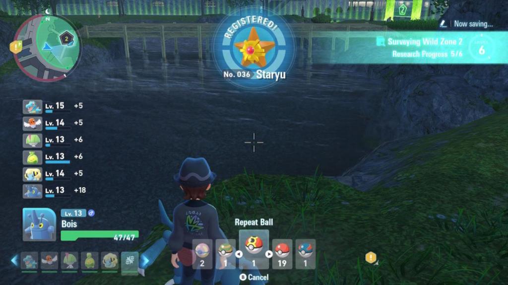 Um treinador pegando Staryu em Pokémon Legends: ZA.