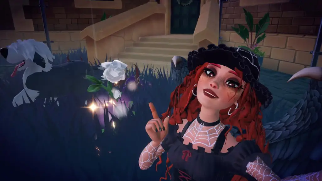 Apontando para uma rosa branca em flor pálida no Disney Dreamlight Valley
