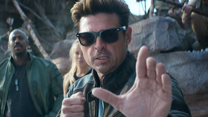 Karl Urban explica por que Johnny Cage de Mortal Kombat 2 é diferente dos jogos
