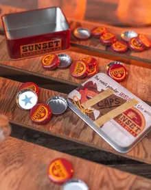 Série Fallout Bottlecap: Sunset Sarsaparilla com lata colecionável