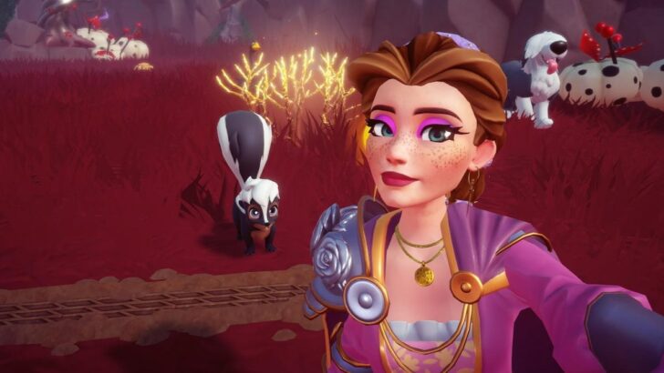 Tirando uma foto com um gambá no Disney Dreamlight Valley