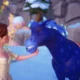 acariciando o cavalo azul estrelado no Disney Dreamlight Valley
