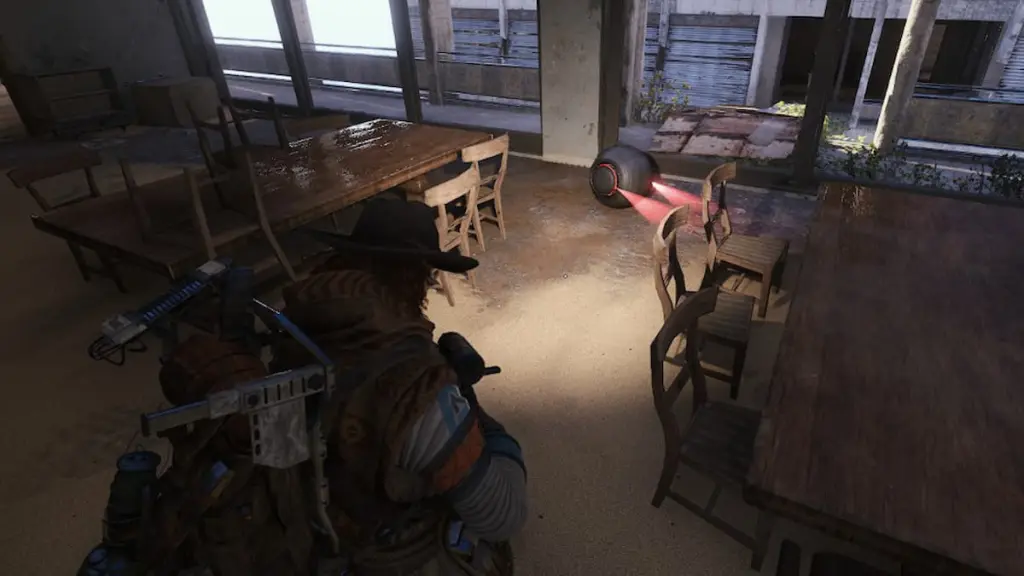 Uma bola de fogo em Arc raiders circulando uma sala com um jogador dentro dela.