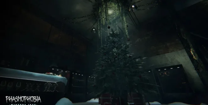Árvore de Natal no lobby em phasmophobia