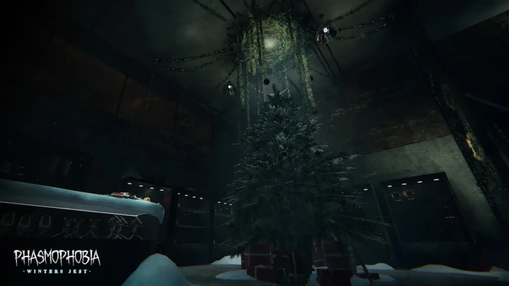 Árvore de Natal no lobby em phasmophobia