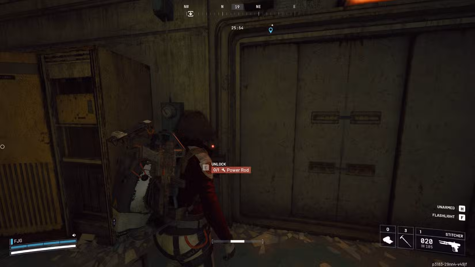 O jogador na frente da porta trancada que requer uma barra de força em Dam Battlegrounds em Arc Raiders.