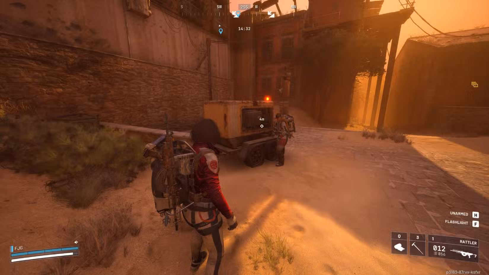 O jogador que está na frente do gerador onde a bateria precisa ser inserida no Arc Raiders com outro jogador colocando a bateria.
