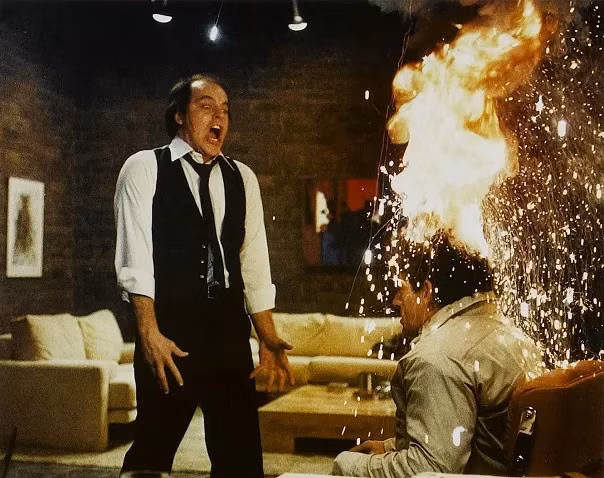 Revok aparentemente explode a cabeça da Vale em Scanners