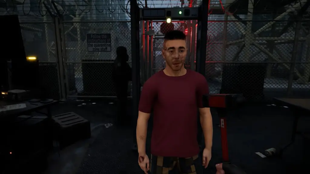 Sobrevivente masculino de vermelho, esperando para testar seus reflexos com o martelo