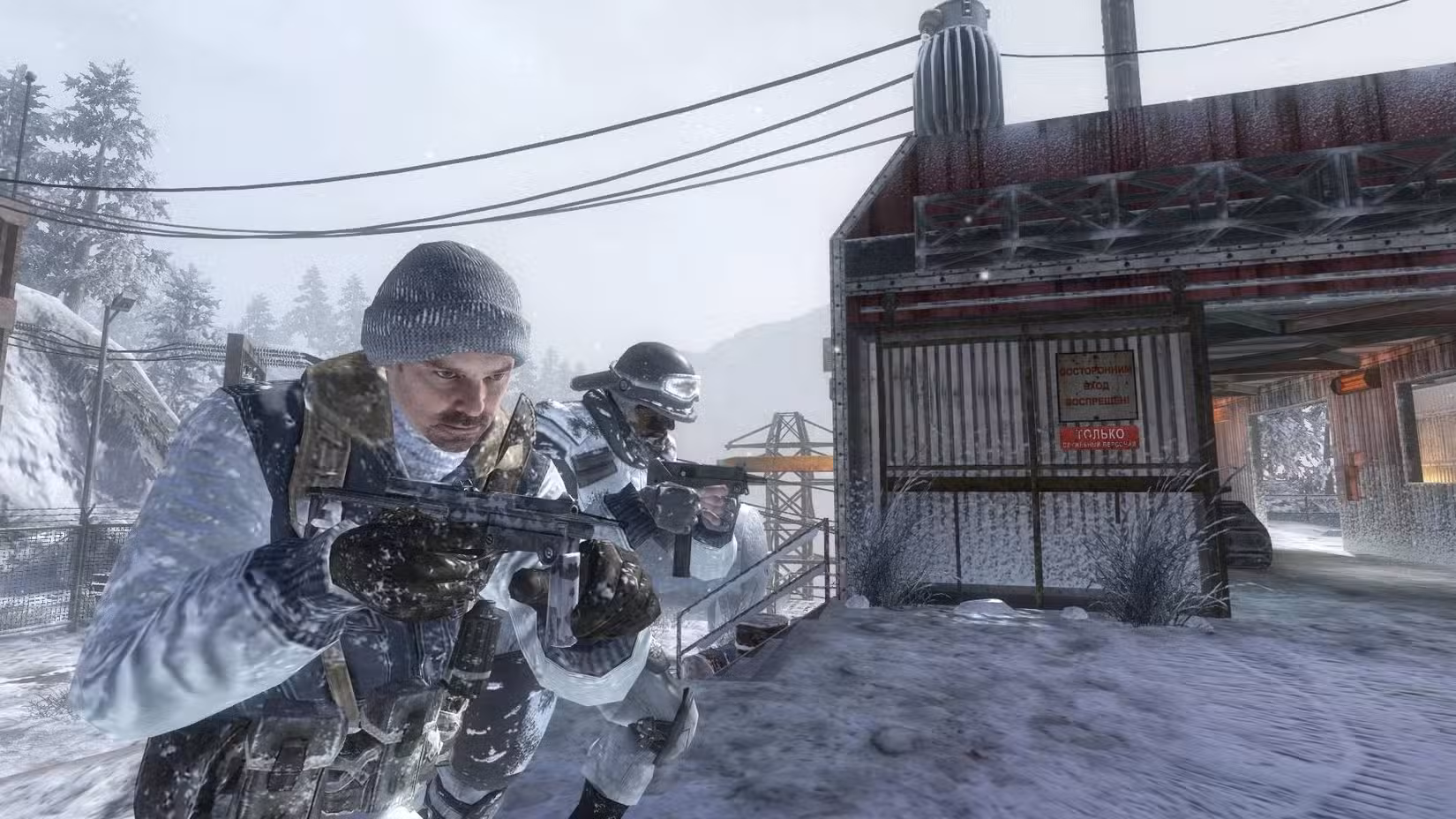 Dois soldados empunhando SMGs no Summit em Black Ops.
