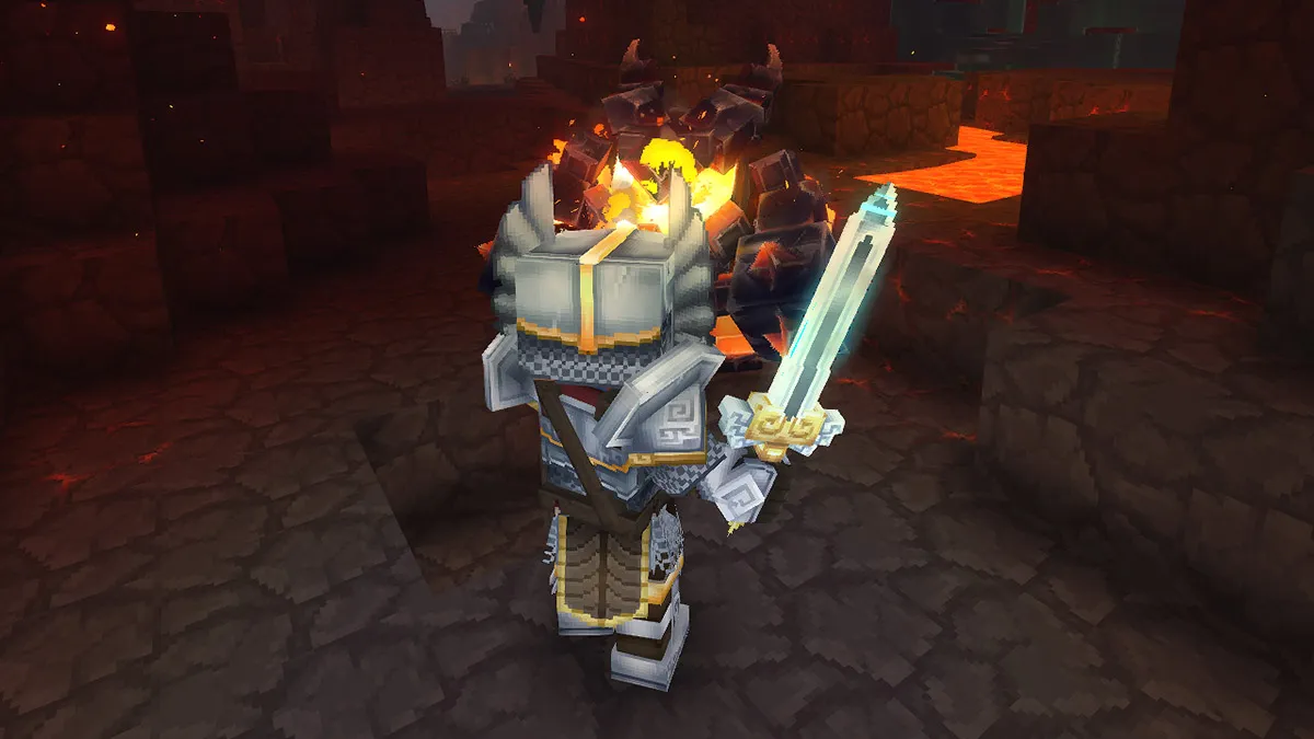O jogador luta com sua Espada Mithril em Hytale.