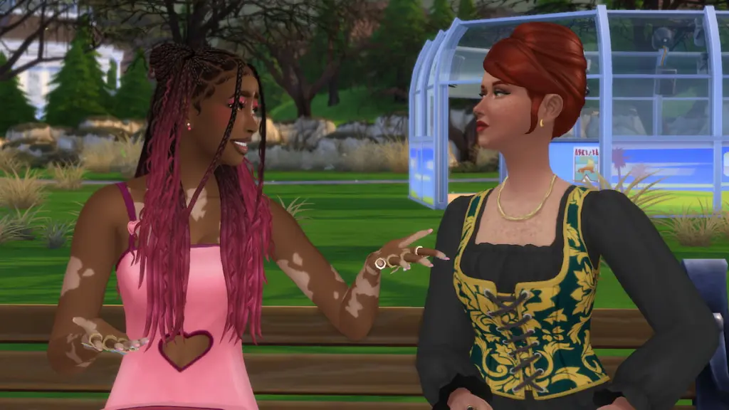 Sentado no banco conversando com o enviado real no The Sims 4