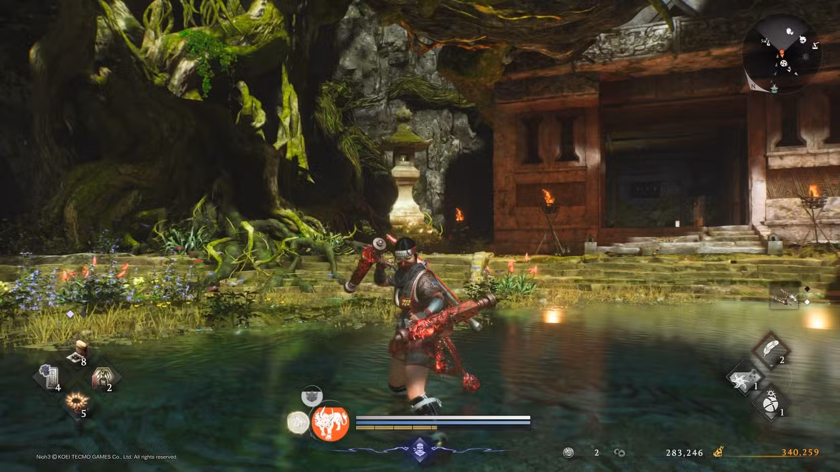 O jogador em Nioh 3 empunhando uma Tonfa.