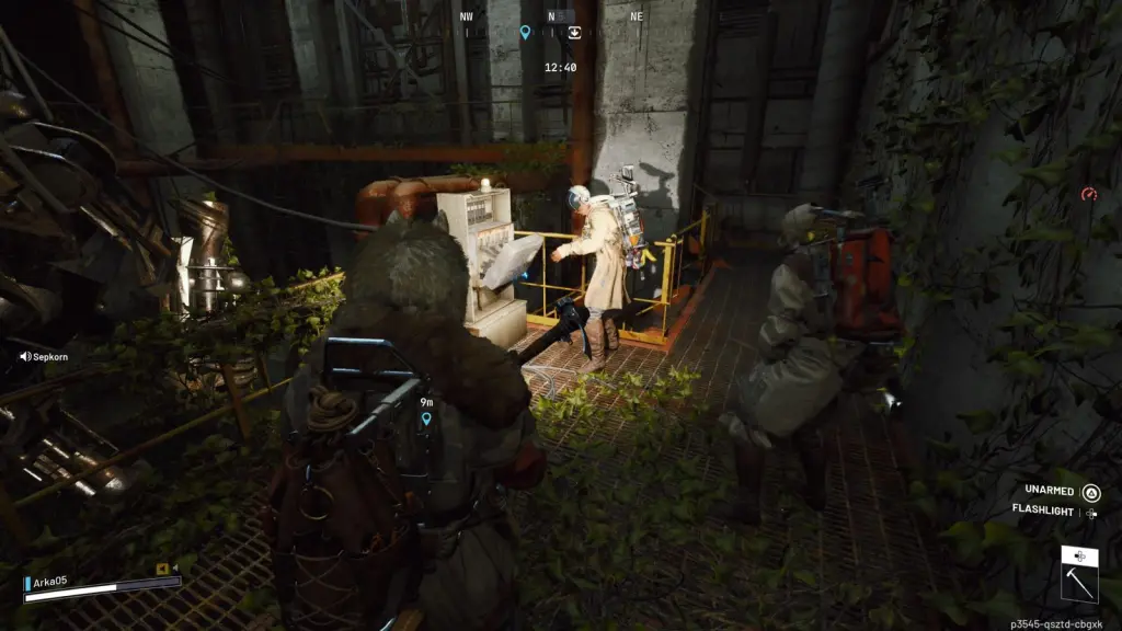 Inserindo a célula no gerador em ARC Raiders