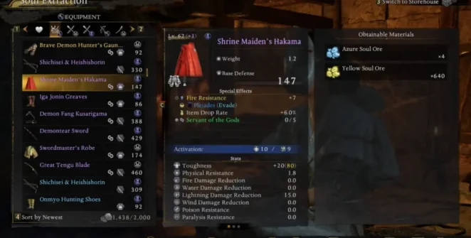 Hakama do Shrine Maiden sendo desmontado em um ferreiro em Nioh 3.