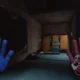 Janela quebrada com uma nota ao lado no Poppy Playtime Capítulo 5