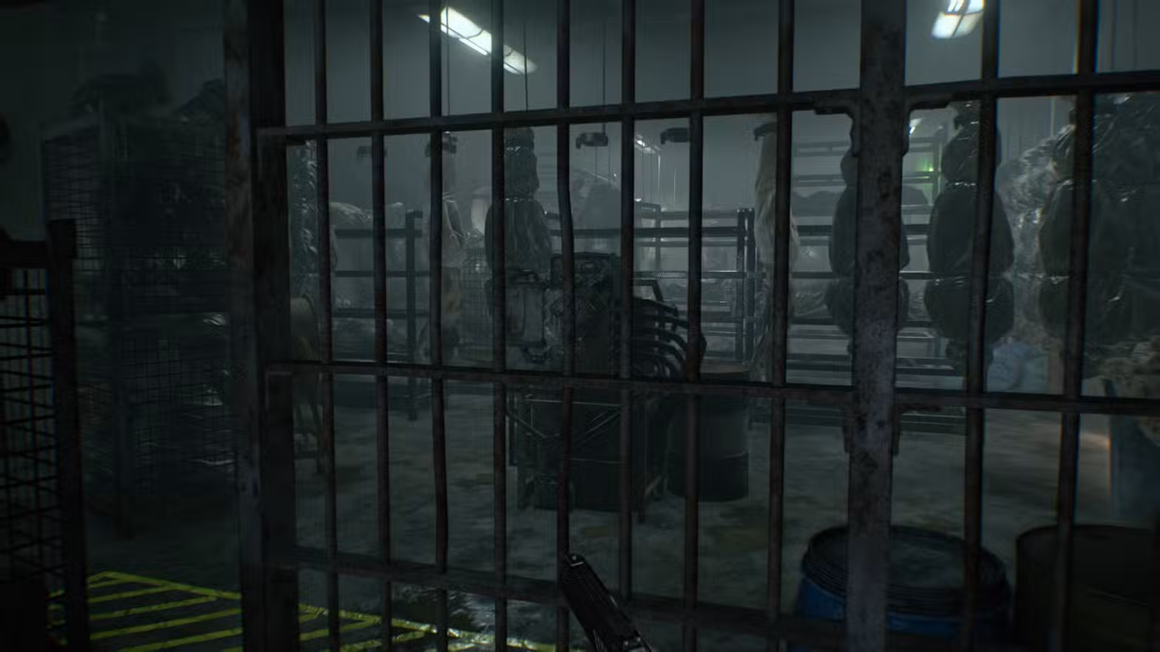 Uma fileira de corpos e sacos para cadáveres em uma esteira rolante em Resident Evil Requiem