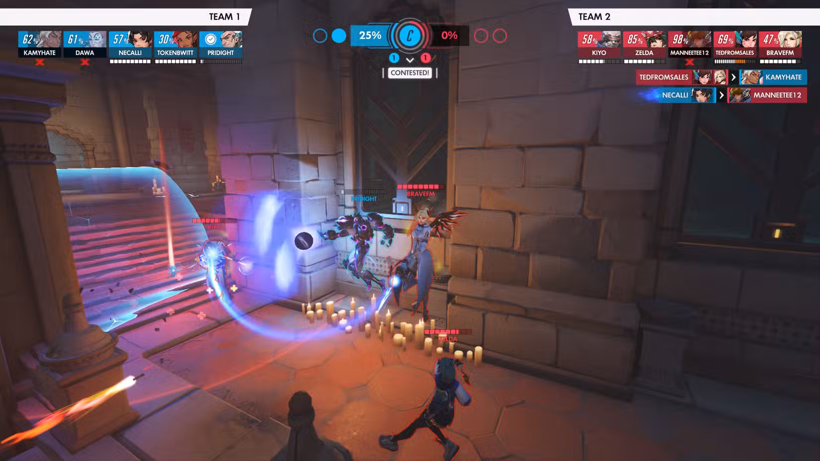 Mercy sustentando uma equipe ameaçada em Overwatch