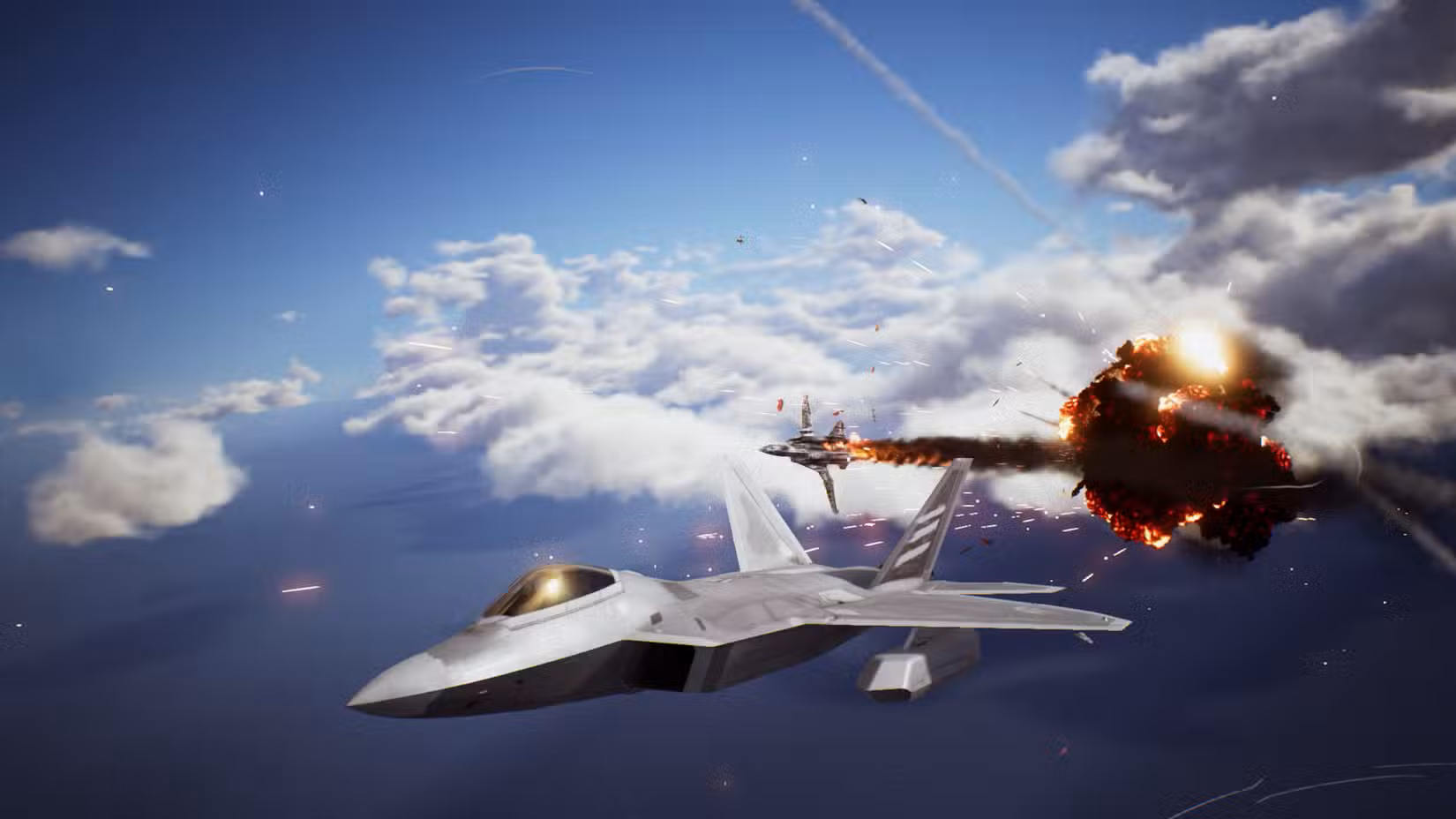 Imagem de Ace Combat 7 quando um bogey cai em uma bola de fogo de destruição atrás de um caça a jato. 