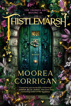 Uma capa de livro representando uma misteriosa porta verde cercada por plantas 
