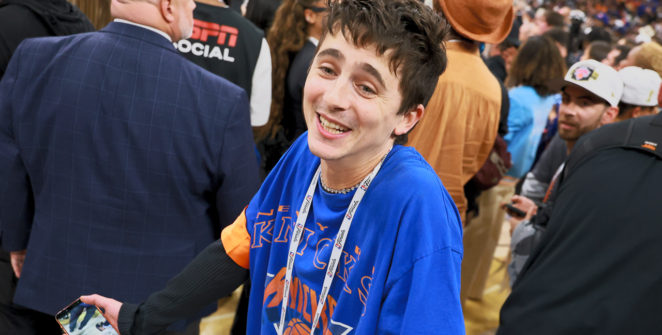 Timothee-Chalamet-Takes-Shot-at-Oscars-After-Knicks-Win-NBA-cqX1ZR.png