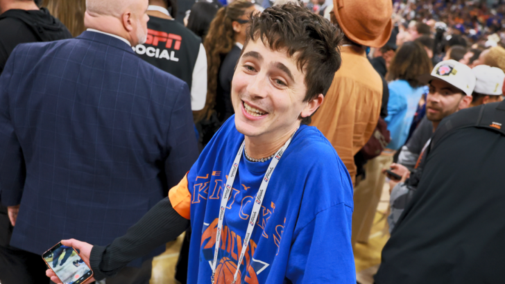 Timothee-Chalamet-Takes-Shot-at-Oscars-After-Knicks-Win-NBA-cqX1ZR.png
