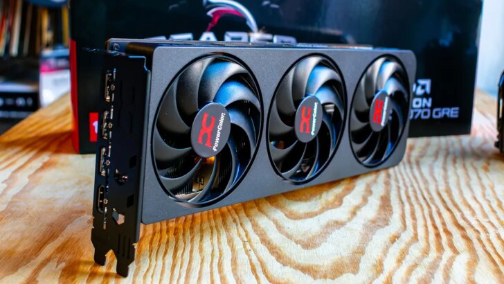 AMD Radeon RX 9070 GRE chega ao mesmo preço da 9070 original, mas com menos VRAM e desempenho inferior; análise mostra se vale a pena