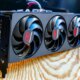 AMD Radeon RX 9070 GRE chega ao mesmo preço da 9070 original, mas com menos VRAM e desempenho inferior; análise mostra se vale a pena