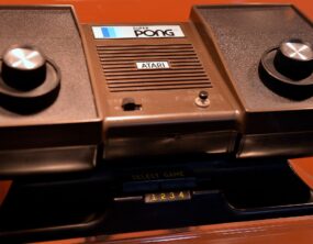 Atari fecha acordo com Universal para transformar 10 clássicos dos games em filmes de ação; Pong está na lista