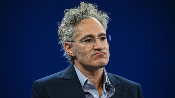 CEO da Palantir critica modelo de negócios da IA em entrevista explosiva: Algo deu completamente errado