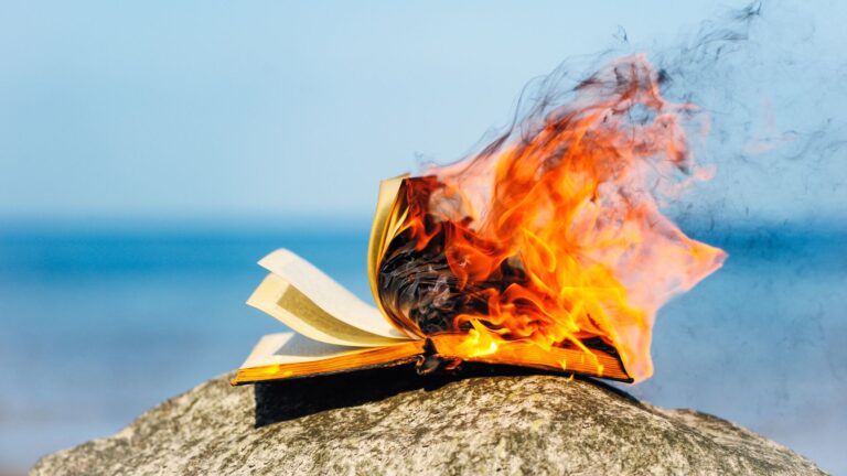 Empresas de IA compram e destroem milhões de livros em sigilo para evitar má reputação