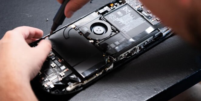 Valve e iFixit se acertam: bateria do Steam Deck LCD continuará disponível para reposição
