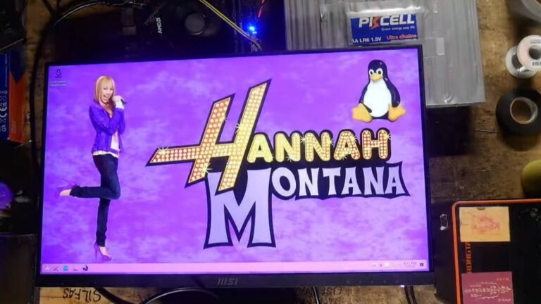 Streamer monta PC gamer movido a mais de 100 pilhas AA e roda benchmark no Hannah Montana Linux