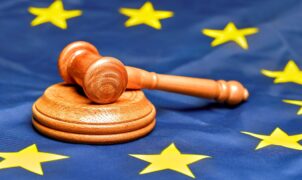 UE multa Google em €890 milhões por favorecer próprios serviços e restringir concorrência no Play Store