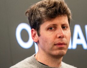 Sam Altman afirma que a singularidade da IA já chegou e defende autorregulação do setor