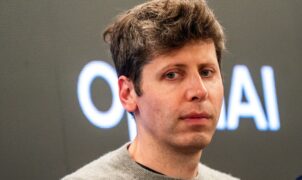 Sam Altman afirma que a singularidade da IA já chegou e defende autorregulação do setor