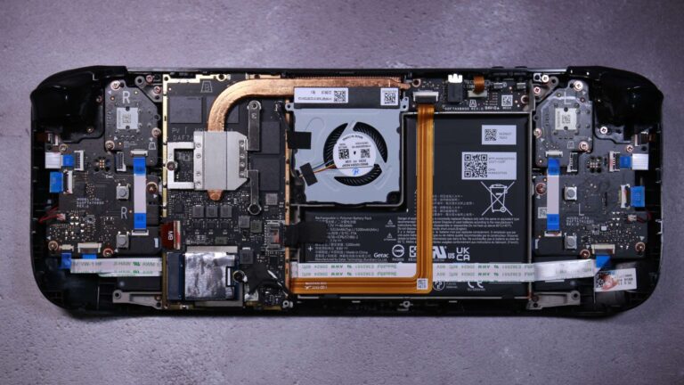 Valor começa a descontinuar baterias do Steam Deck LCD; iFixit busca alternativas