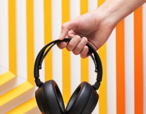 Headset gamer SteelSeries Arctis Nova Pro Wireless tem desconto de mais de US$ 100 em oferta de embalagem danificada