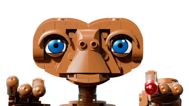 LEGO lança figura de E.T. em tamanho real de quase um quarto da altura do personagem