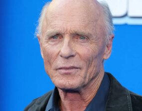 Ed Harris quase abandonou série derivada de Yellowstone após sentir que foi enganado e ter cena de música cortada