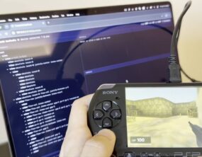 Modder faz Counter-Strike rodar a 60 FPS no PSP de 22 anos com motor gráfico próprio