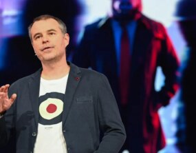 Ex-diretor de Assassin’s Creed e Watch Dogs compara desenvolvimento de jogos AAA a ‘trabalhar com barris em chamas caindo de um canteiro de obras’
