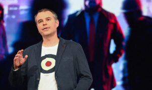Ex-diretor de Assassin’s Creed e Watch Dogs compara desenvolvimento de jogos AAA a ‘trabalhar com barris em chamas caindo de um canteiro de obras’